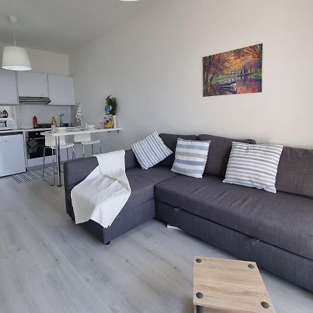 Super Modern Beachfront 1 Bedroom - Sleeps 4 Limassol Exteriör bild