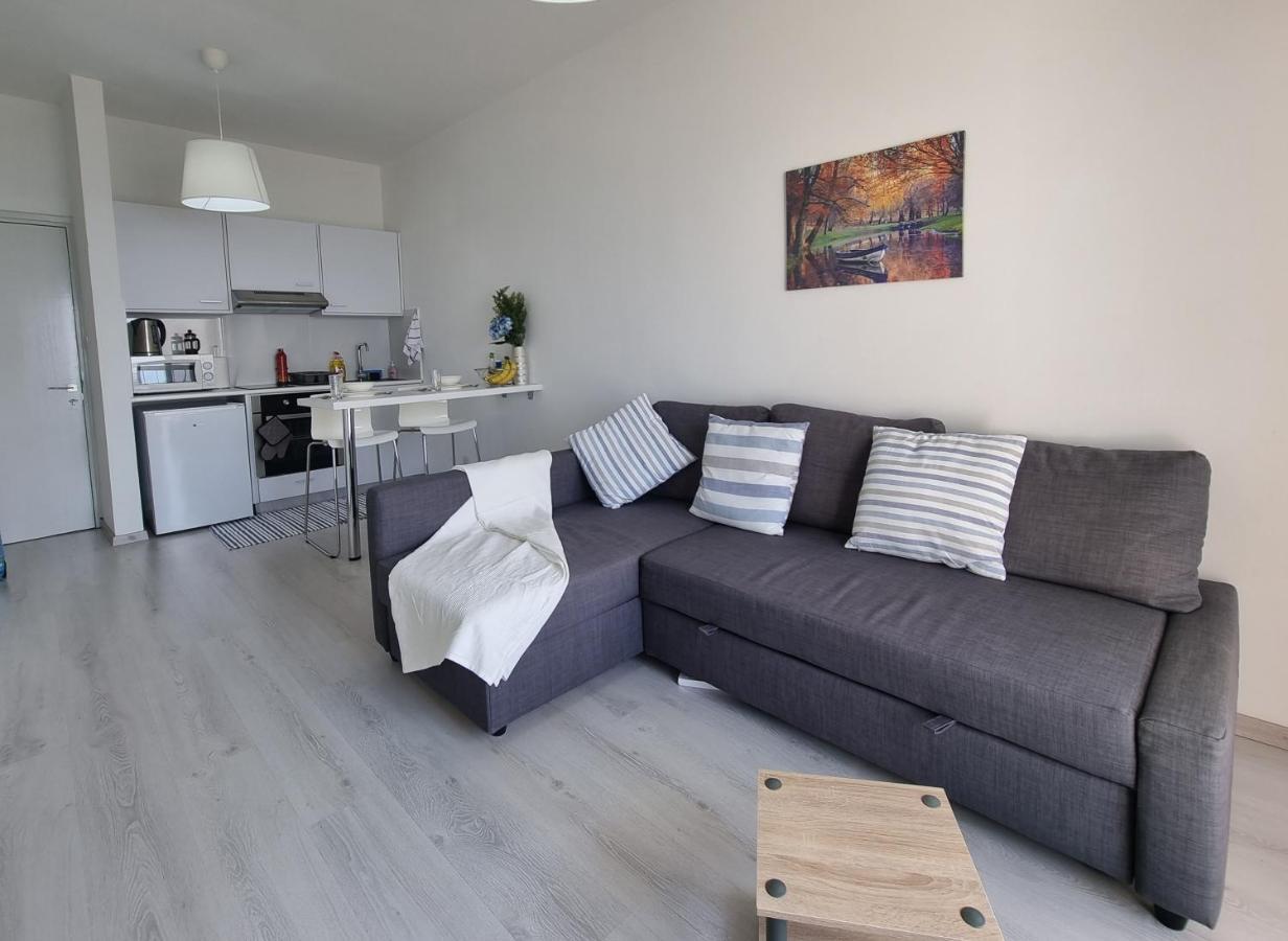 Super Modern Beachfront 1 Bedroom - Sleeps 4 Limassol Exteriör bild