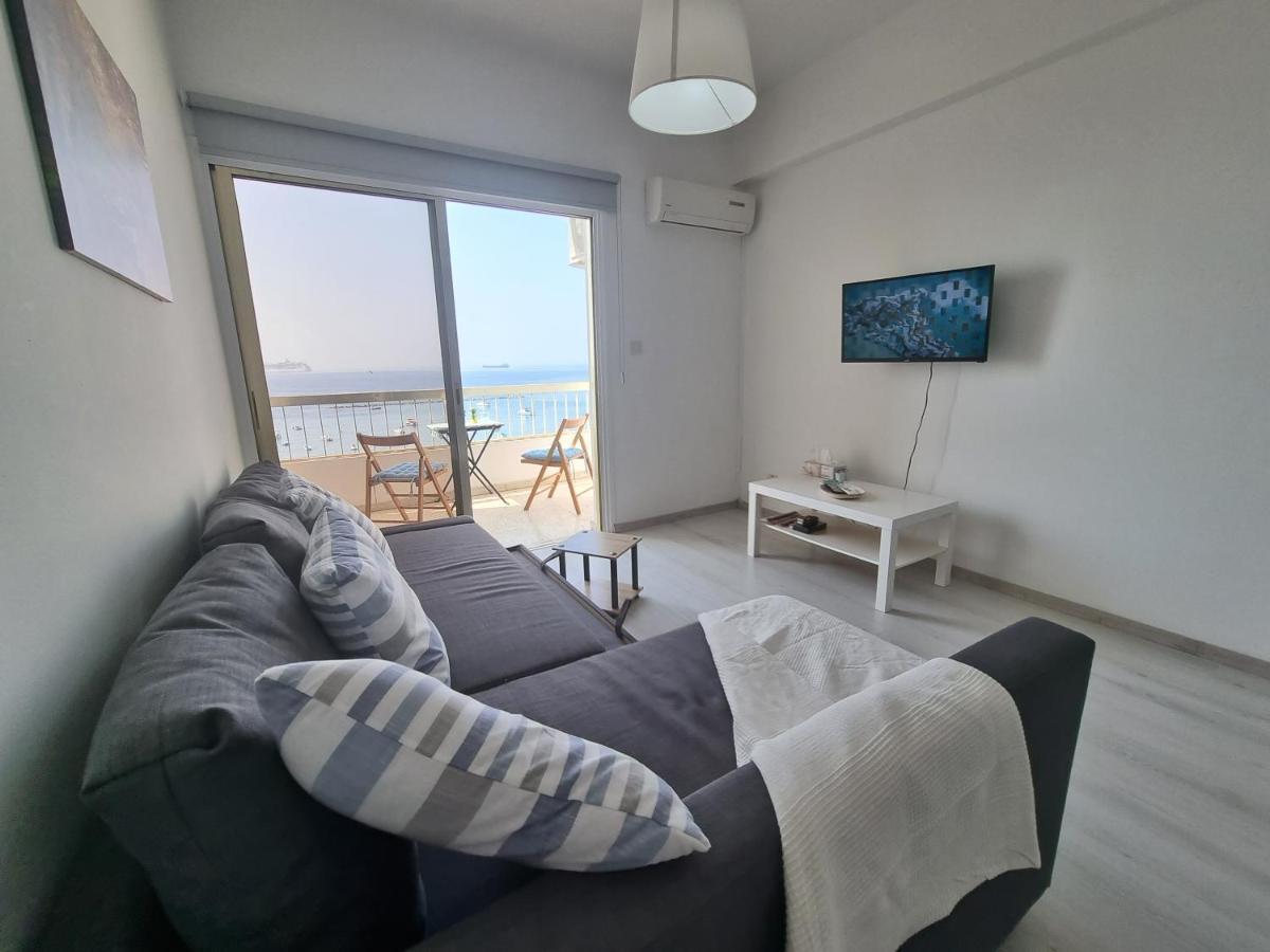 Super Modern Beachfront 1 Bedroom - Sleeps 4 Limassol Exteriör bild